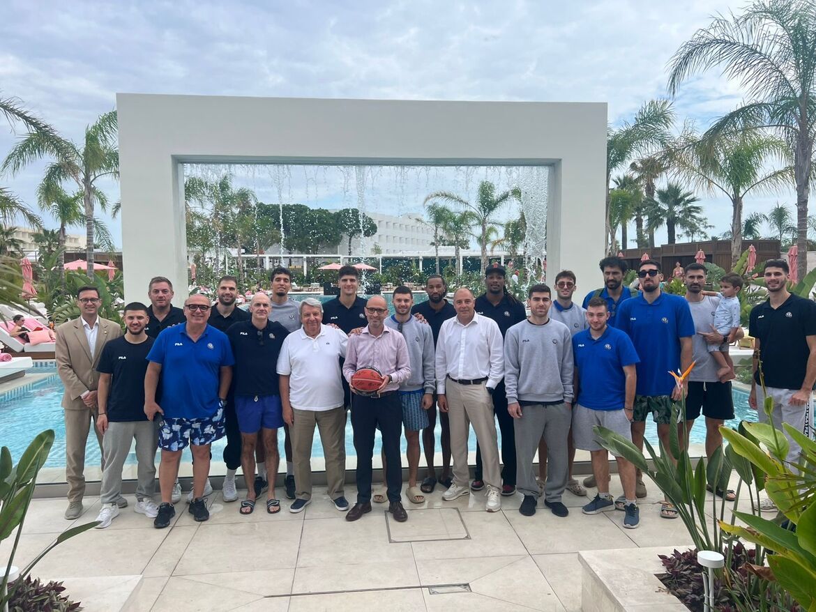 Απόδραση στην εκλεπτυσμένη φιλοξενία του Club 8