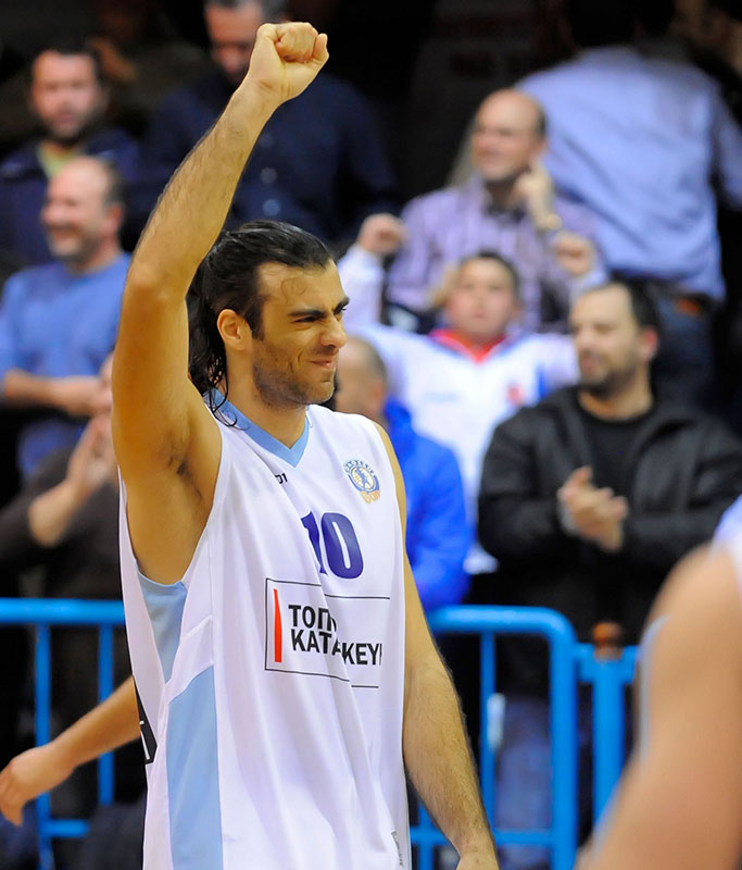 Ανανέωσε ο αρχηγός!